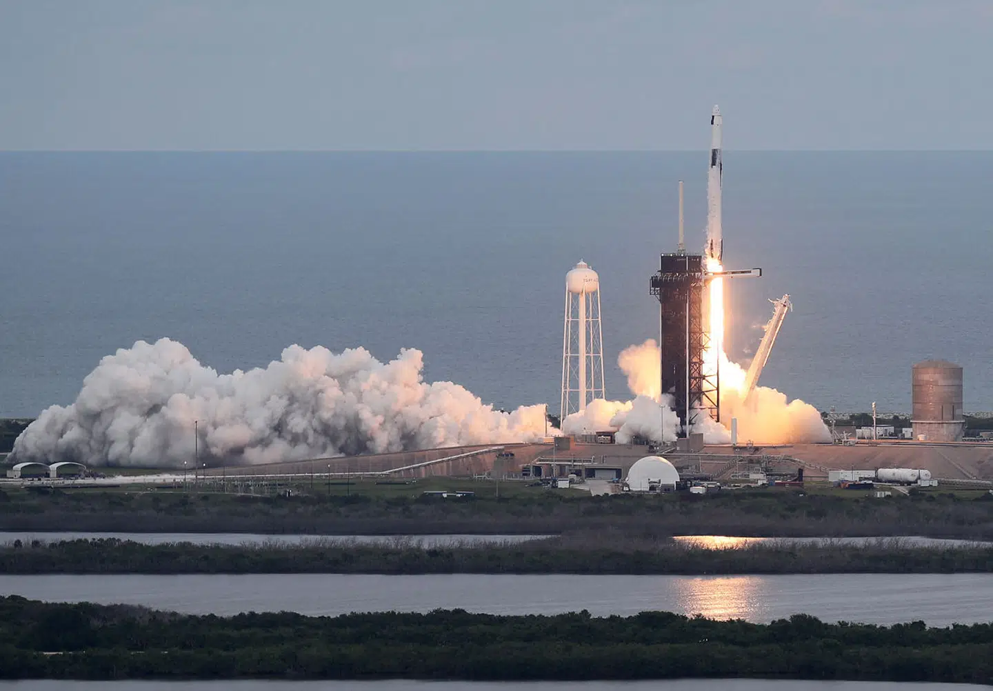 Den militære raketbase Cape Canaveral i Florida bliver brugt til at opsende rumfartøjer og satellitter.