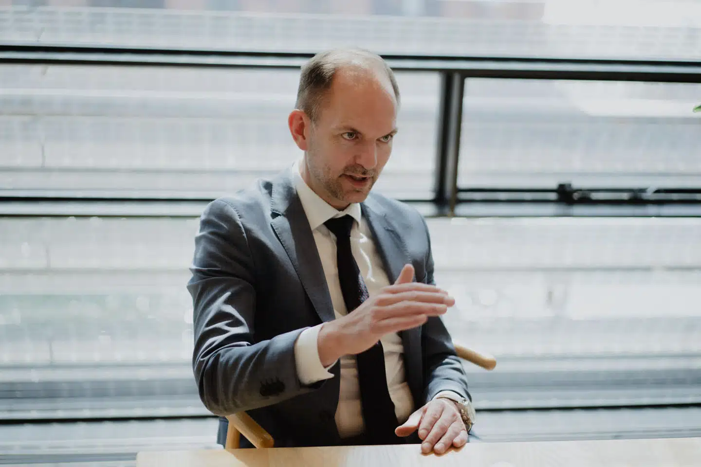 »Problemet er bare, at skatten nu er afsløret som et overgreb på iværksættere og andre,« skriver Thomas Bernt Henriksen i denne leder. På billedet ses skatteminister Jeppe Bruus