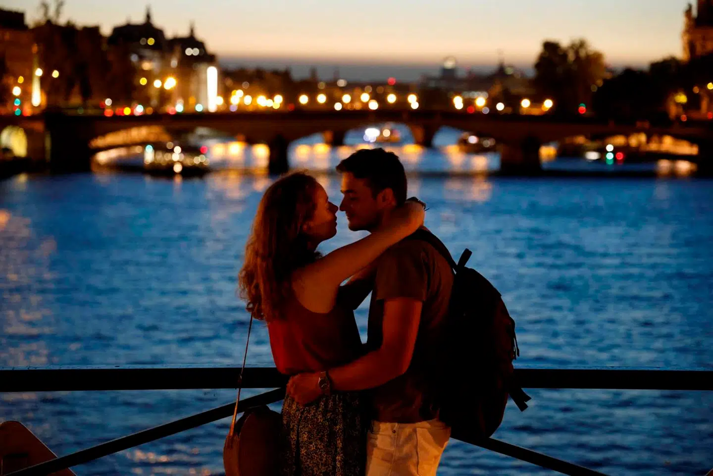 Modsætninger mødes faktisk ikke, når det kommer til kærlighed, viser kæmpestudie fra universitetet i Colorado Boulder. Arkivfoto.
