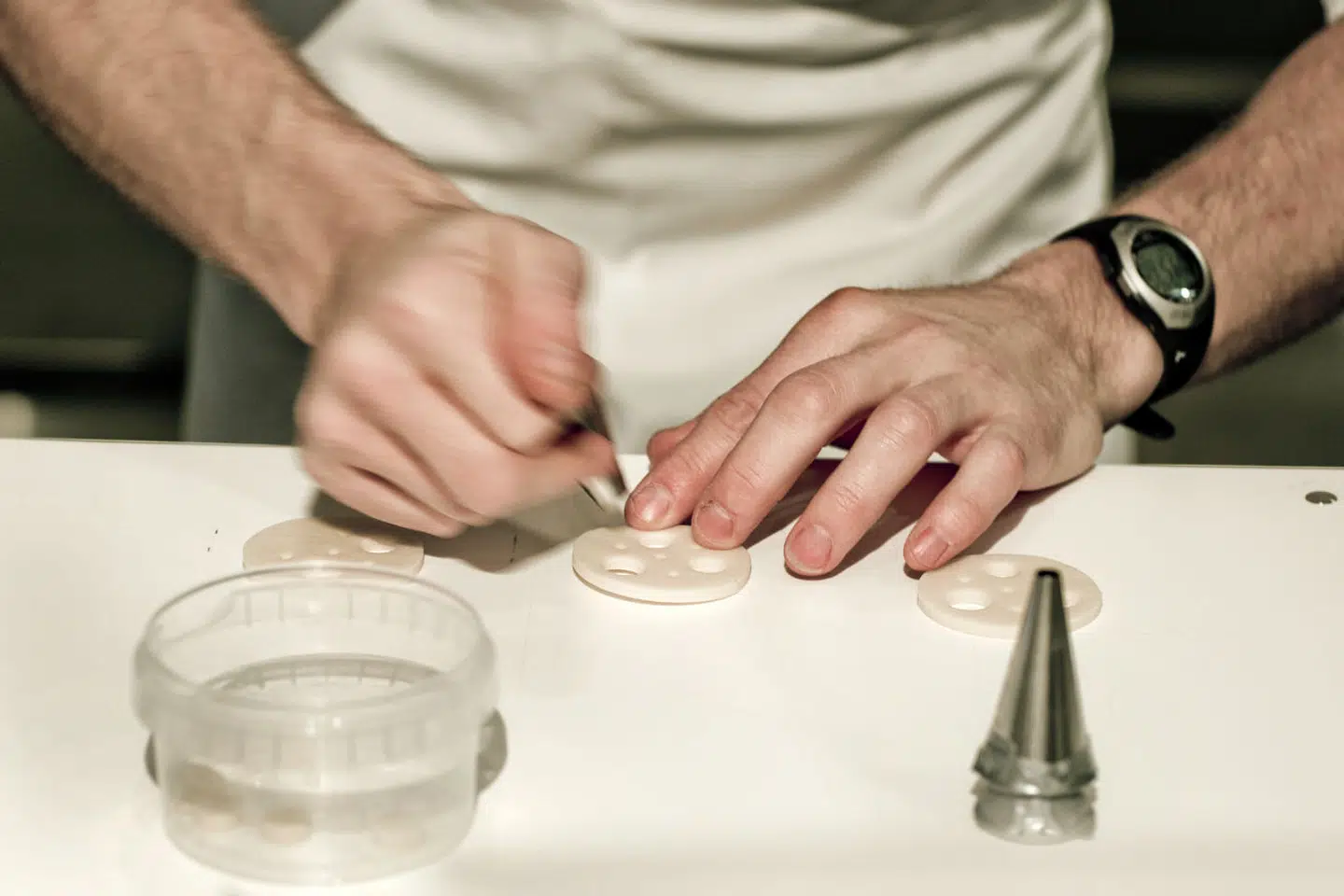 Arbejdsforholdene på Københavns Michelin-restauranter er i disse år genstand for kritisk debat. Skal man virkelig finde sig i overgreb, hvis man vil være kok? Arkivfoto: Scanpix.