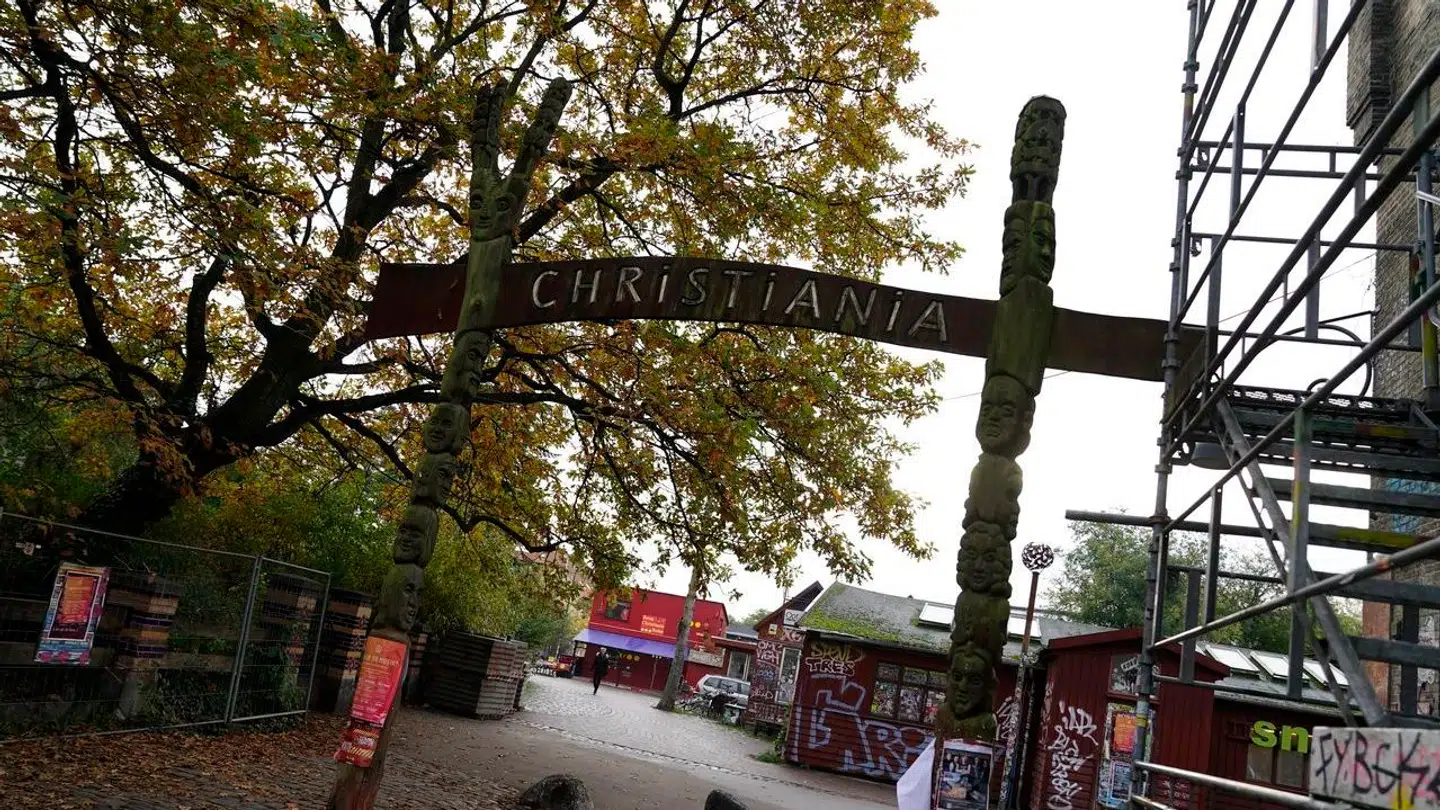 Det var i Christianias Pusher Street, at den 47-årige ifølge anklageskriftet råbte 'ost' flere gange som et advarselsråb.