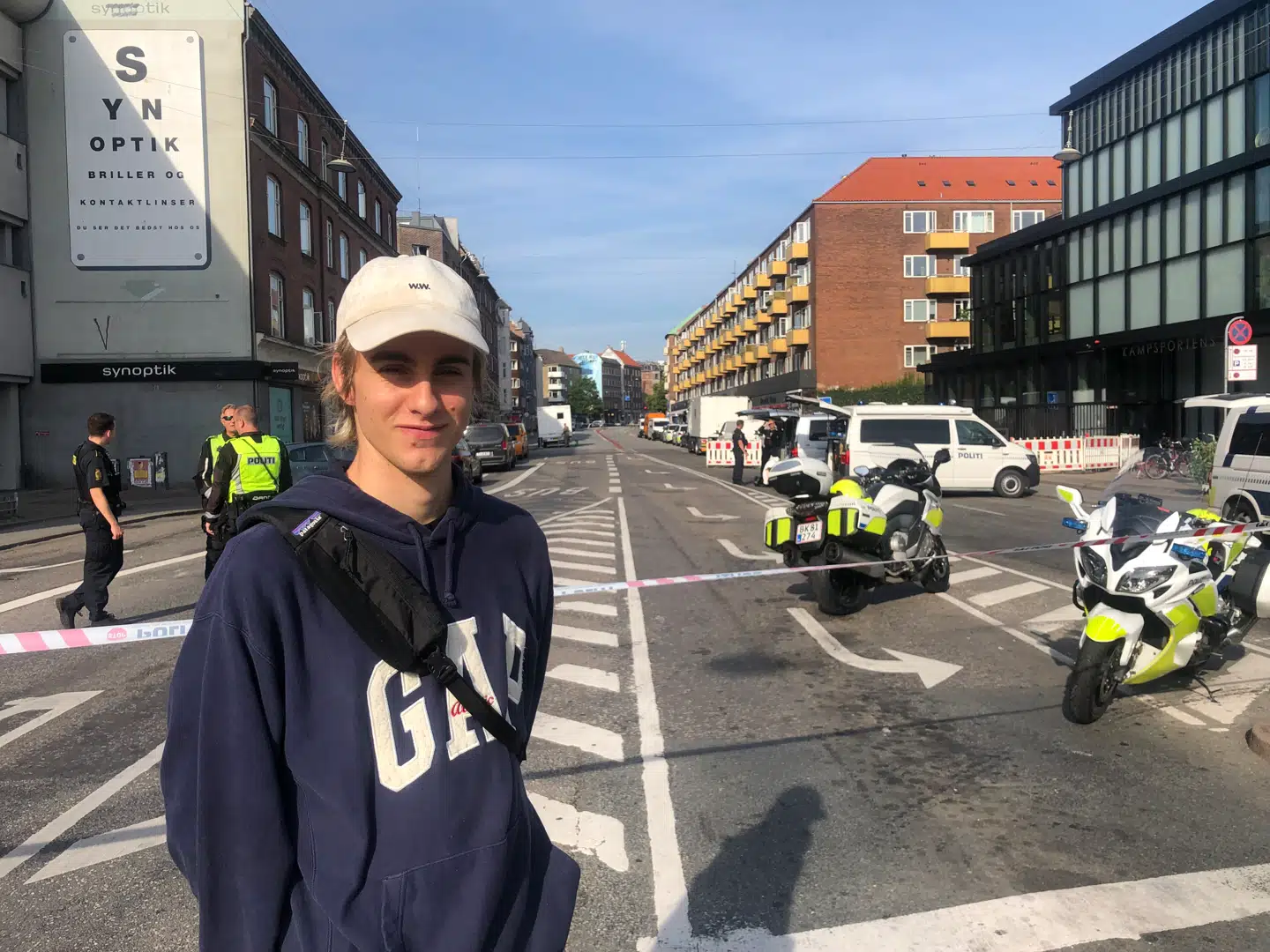 Ven Aust bor lige ved siden af Hells Angels' klubhus. Han vågnede med et sæt, da eksplosionen lød tidligt lørdag morgen.