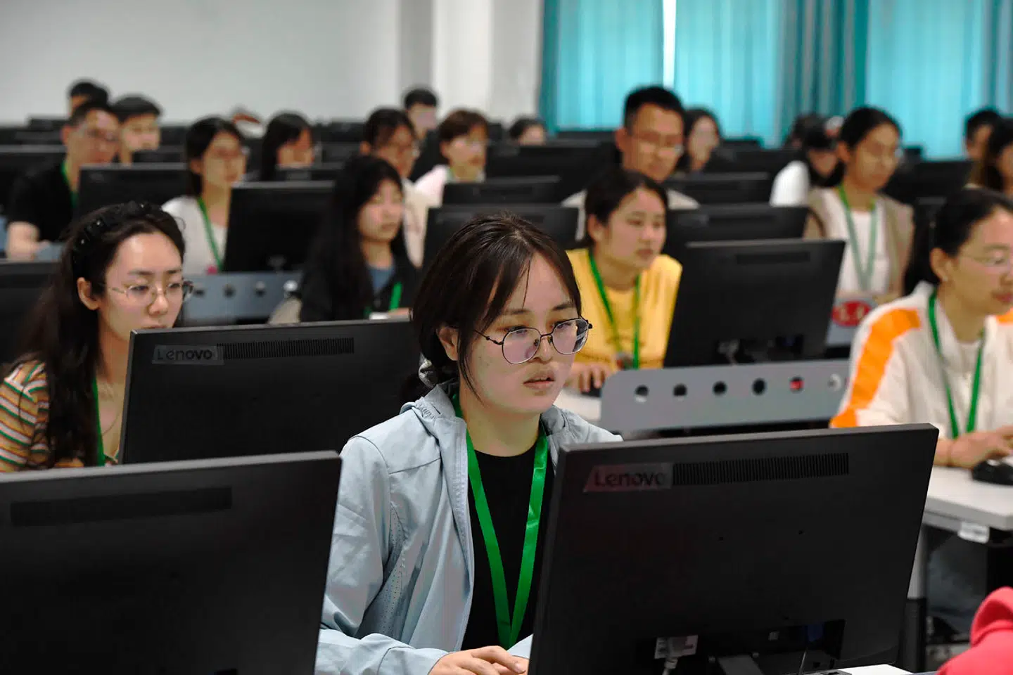 Unge kinesere har netop været til Gaokao, som er optagelsesprøven til universiteterne. Foto: Cfoto, Scanpix