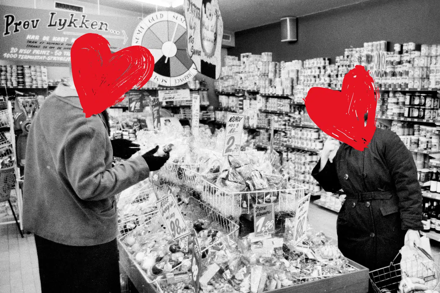 Dansk supermarked i 1960. Mange af os tror, vi er blevet dårligere til at tale pænt til hinanden. Men det er ifølge et nyt studie en illusion. Fotomanipulation: Mie Brinkmann. Kildefoto: Per Pejstrup, Scanpix.