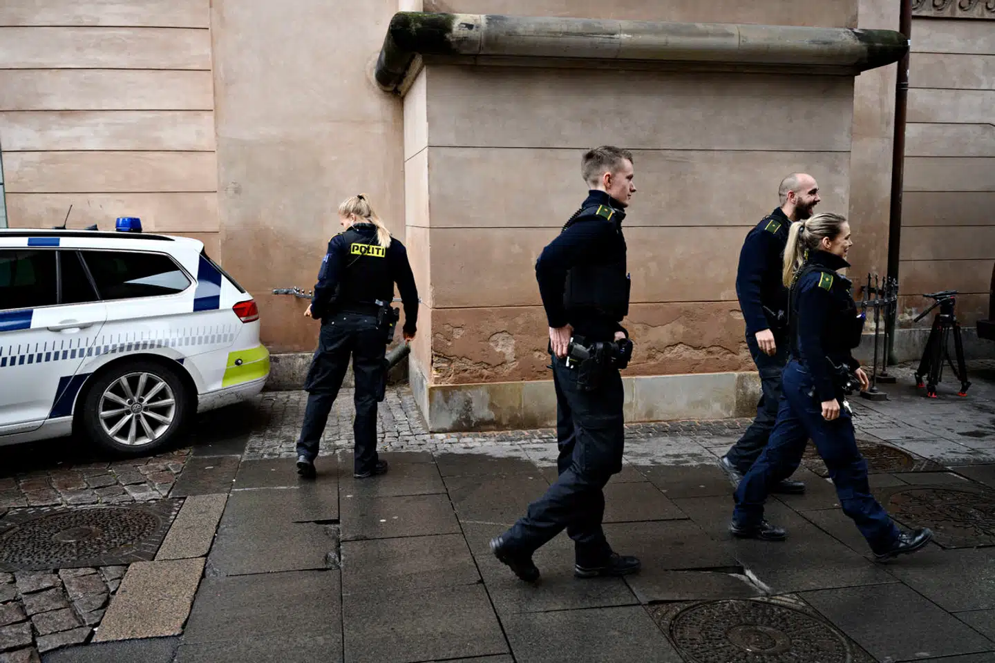 Vil fremtidens politibetjente have blege, tynde overarme og sidde bag en skærm? Foto: Philip Davalli, Scanpix