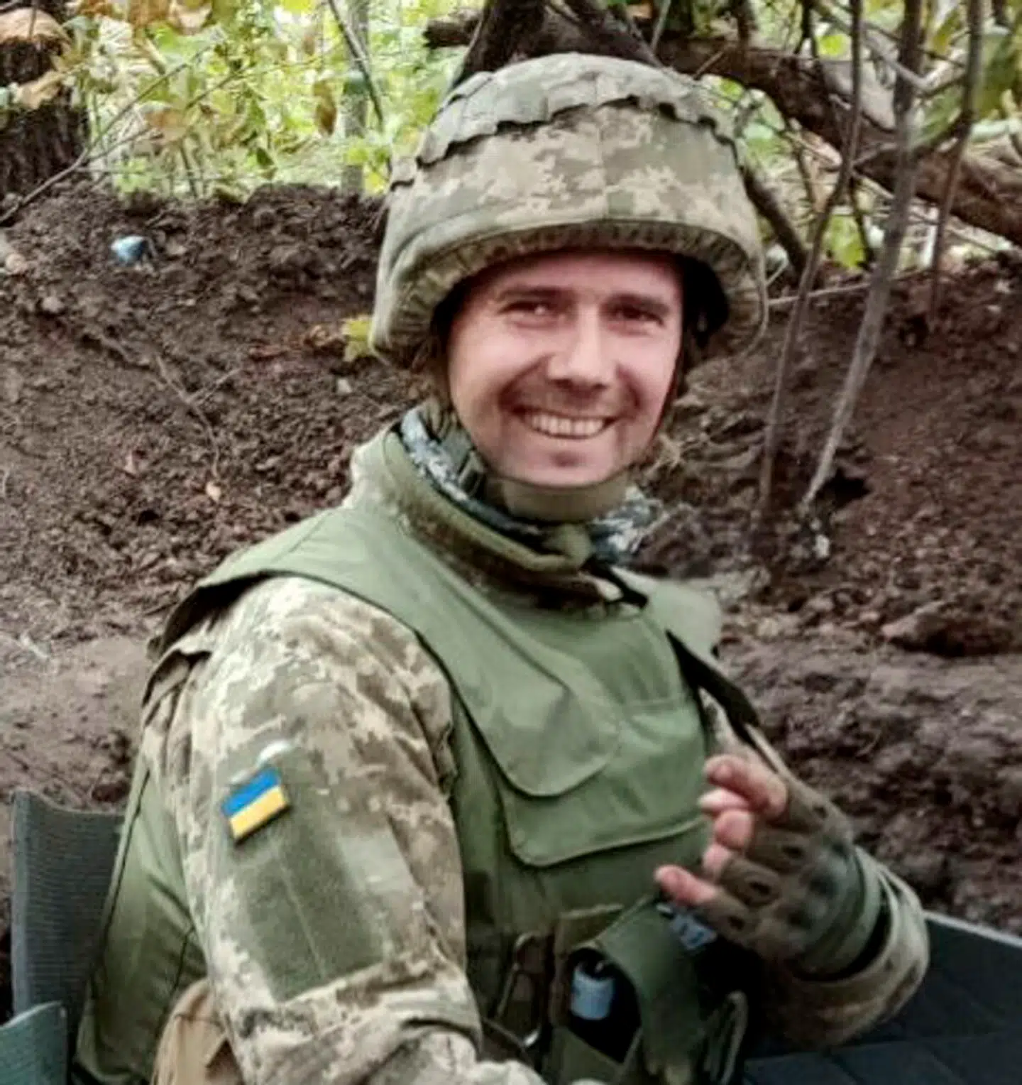 Det er sådan, Inha Istomina vil huske sin mand Serhij: stærk, smilende og klar til at forsvare sit hjemland som frivillig. Ukrainernes vilje til at ofre sig har været afgørende for deres succes på slagmarken, men mange tusinde af dem er blevet dræbt eller såret, og senest har vi set tegn på, at hæren ikke længere kan klare sig med frivillige soldater. Privatfoto