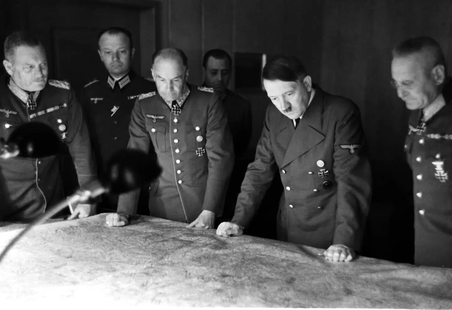 Adolf Hitler var meget optaget af, hvad der skete på slagmarken, men gad sjældent lytte til sine generaler.