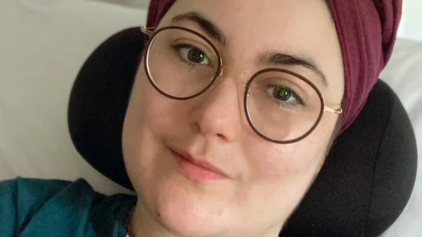 Marie Louise Gustavussen har i dag i en stille bedring, men det er ikke takket være det danske sundhedsvæsen, forklarer hun.