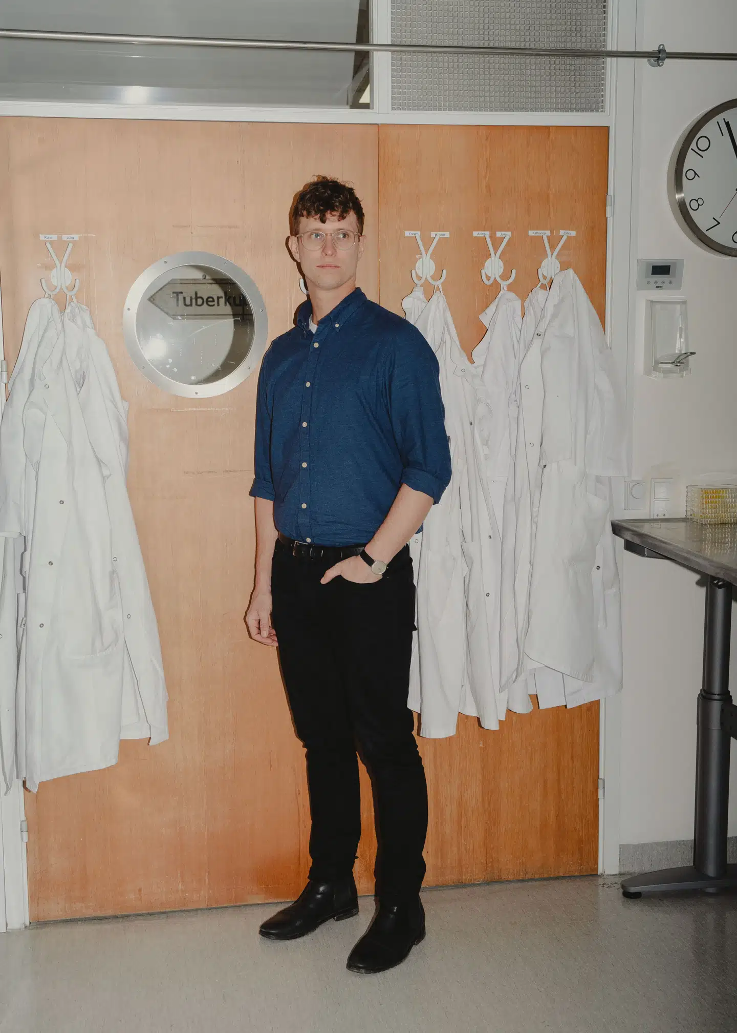 Rasmus Skaarup Mortensen havde kun vejledt en enkelt specialestuderende, da han blev leder for tuberkulosegruppen, et prestigeprojekt hos SSI. Foto: Charlotte de la Fuente