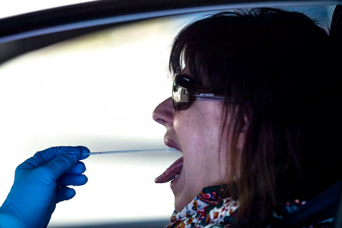 Ifølge et amerikansk studie har personer uden børn virus i kroppen i 3-4 uger om året, men det tal stiger til 18 uger om året, hvis man blot har et barn. Foto: Manu Fernandez, Ritzau, Scanpix