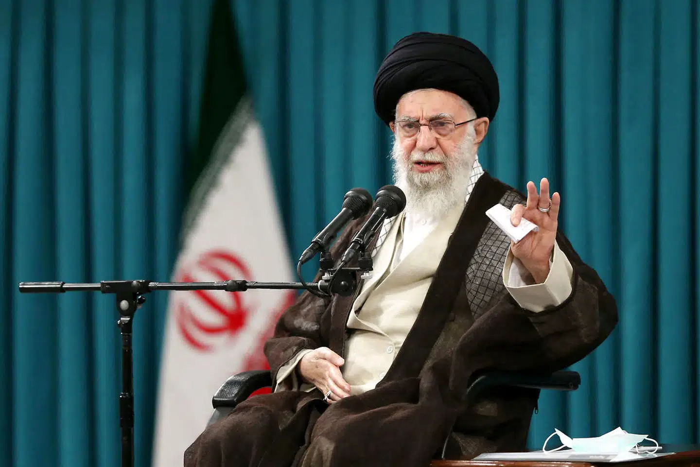 Det iranske præstestyre må væltes af hensyn til iranerne og grundet Irans støtte til Vestens fjender, skriver Martin Krasnik i sin leder. Foto: Scanpix