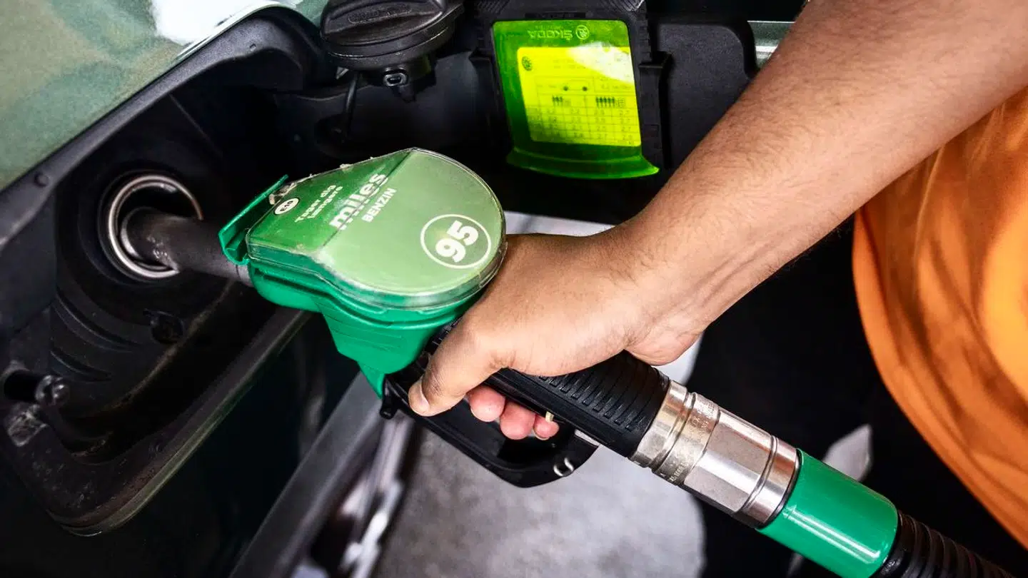 Flere eksperter peger på, at priserne på benzin risikerer at stige igen til vinter. (Arkivfoto)