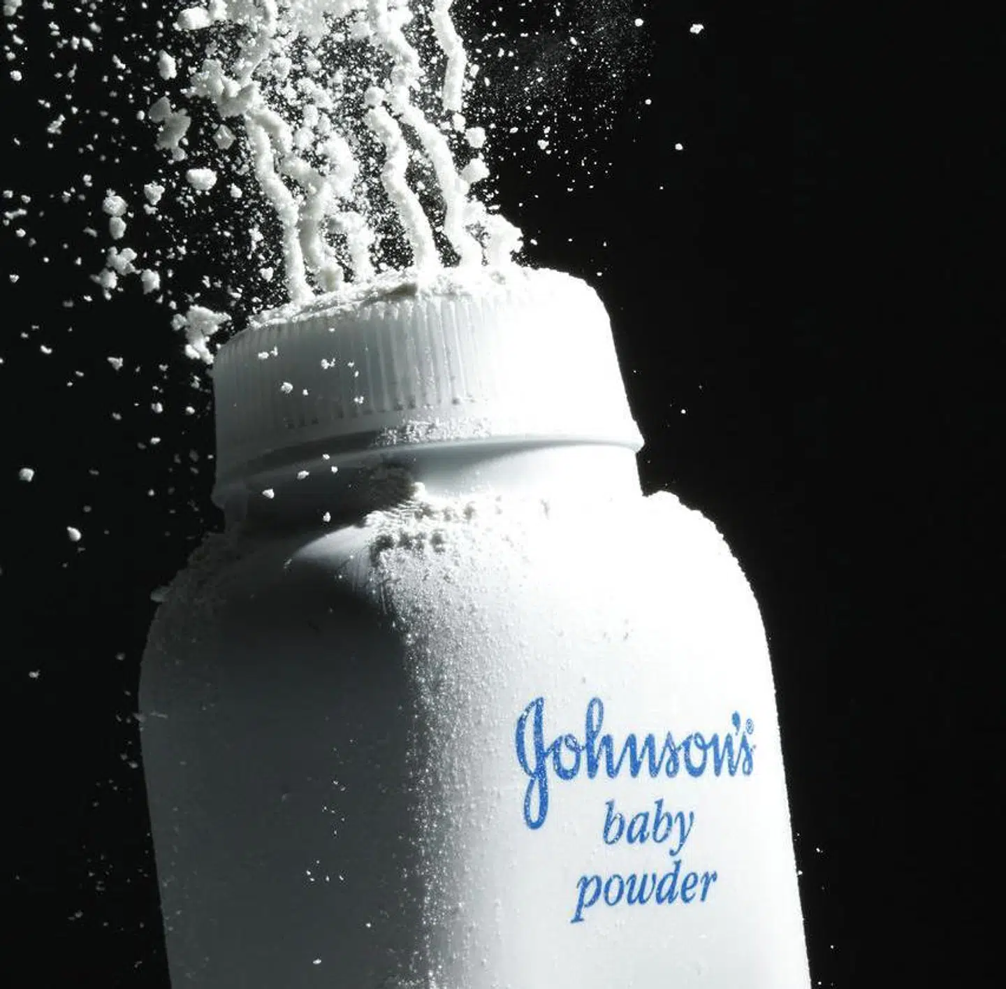I 2018 kom det frem, at Johnson & Johnson bevidst hemmeligholdt, at det talkum, de brugte til babypudder, var forurenet med asbest. Foto: Matt Rourke, Scanpix