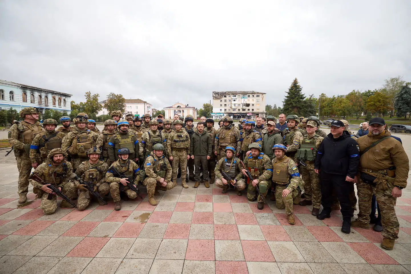 »Ukraine skal have alle de våben, vi overhovedet kan levere, for det er nu, at Vesten og ukrainerne har det psykologiske overtag« konkluderer Anna Libak i sin kommentar. Foto: Ukrainian Presidential Press Service