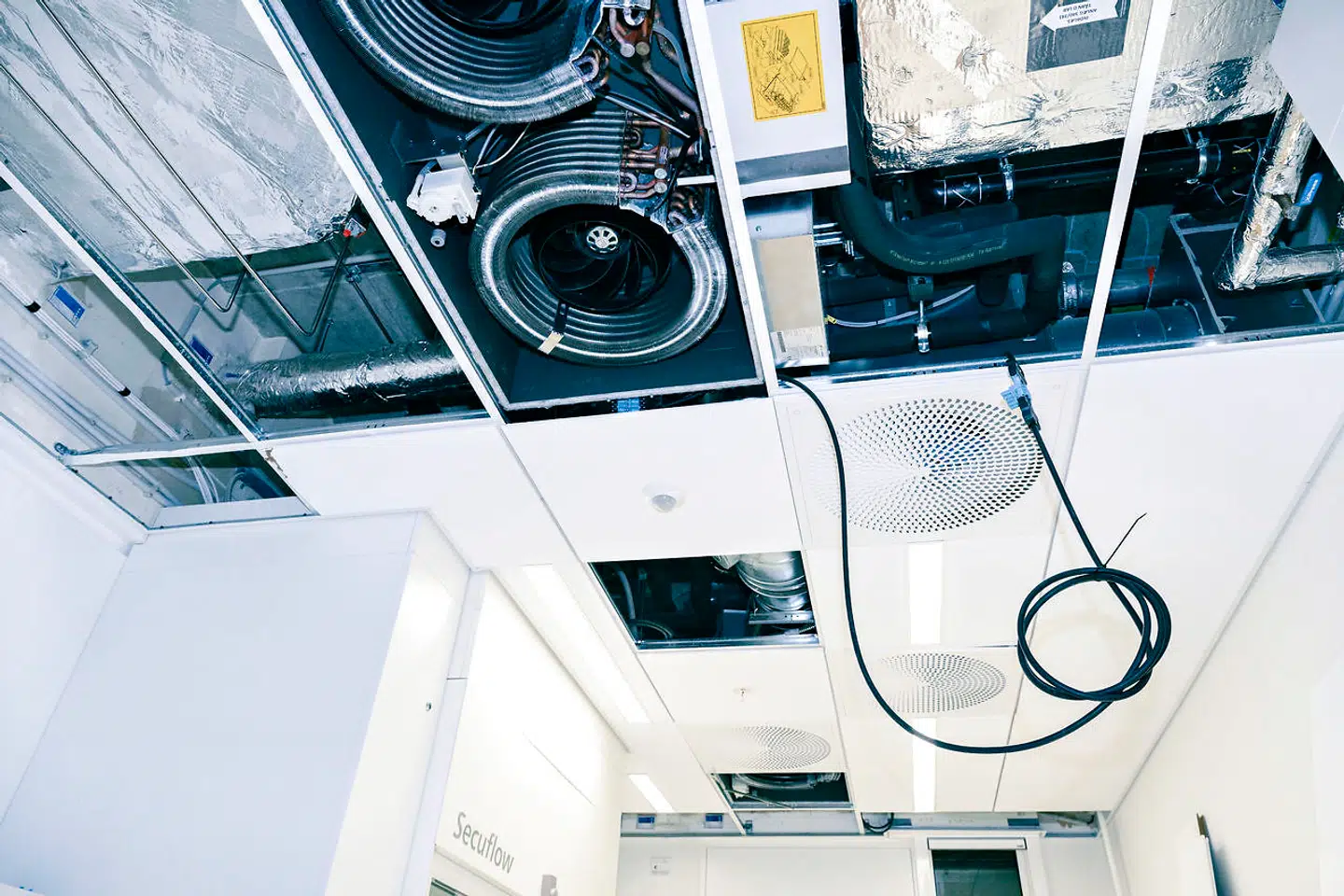 Niels Bohr Bygningens enorme ventilationssystem er en kilde til en stor del af bygherrens frustrationer. Foto: Philip Davali, Scanpix