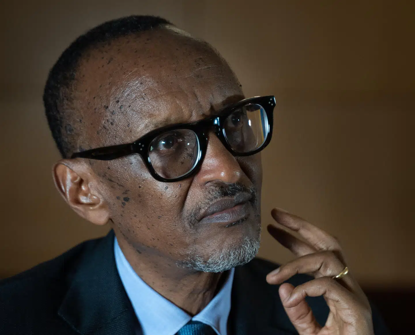 Rwandas præsident, Paul Kagame, forklarer sin politik overfor en internationale presse i Kigali. Foto: Simon Wohlfahrt