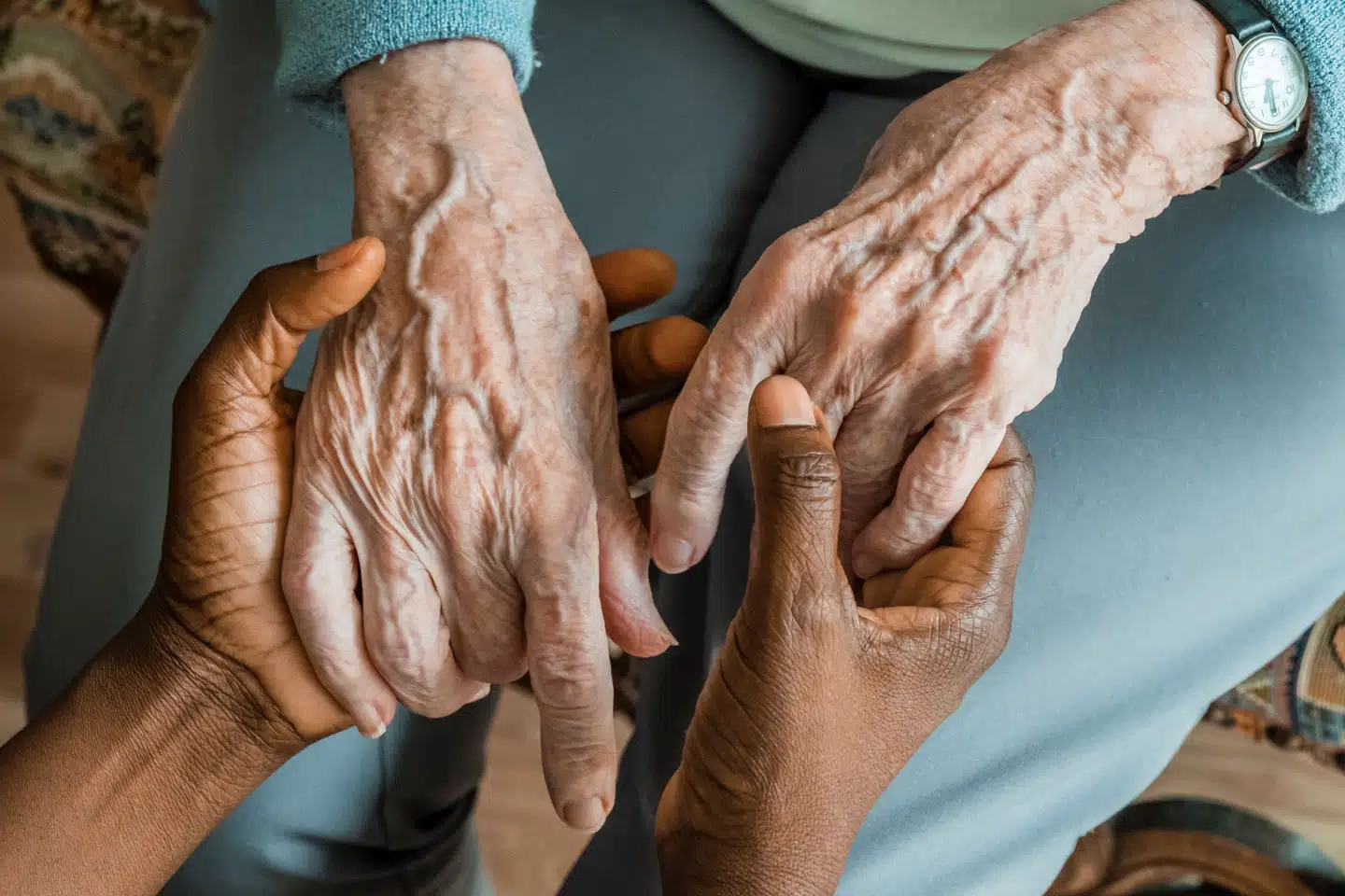 Der bliver flere og flere ældre og færre og færre sosu-assistenter. Foto: Thomas Vilhelm, Scanpix