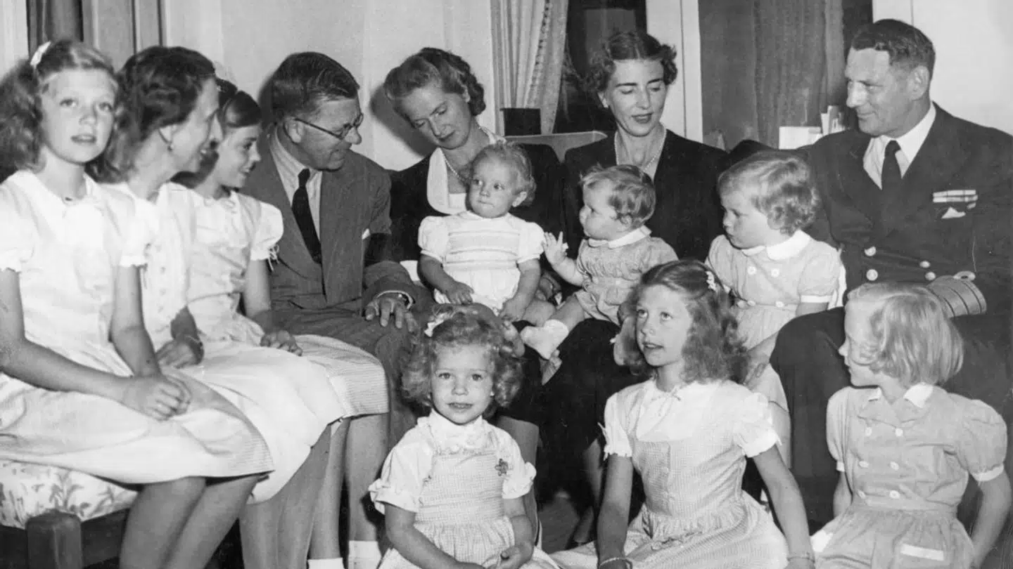 Kong Frederik og dronning Ingrid, og prinsesse Sibylla med Arveprins Carl Gustaf . Ved siden af ses Dronning Ingrids bror, Kronprins Gustaf Adolf.