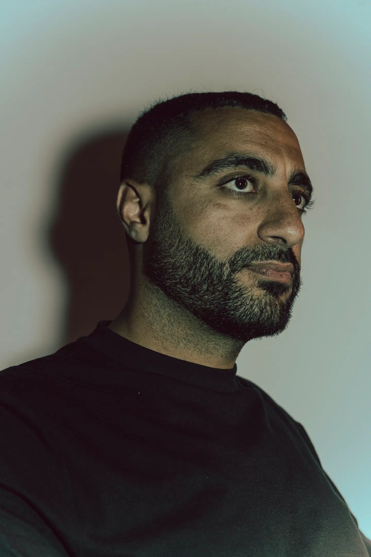 Babak Vakili er radiodokumentarist, rapper og manuskriptforfatter. Foto: Kasper Løftgaard