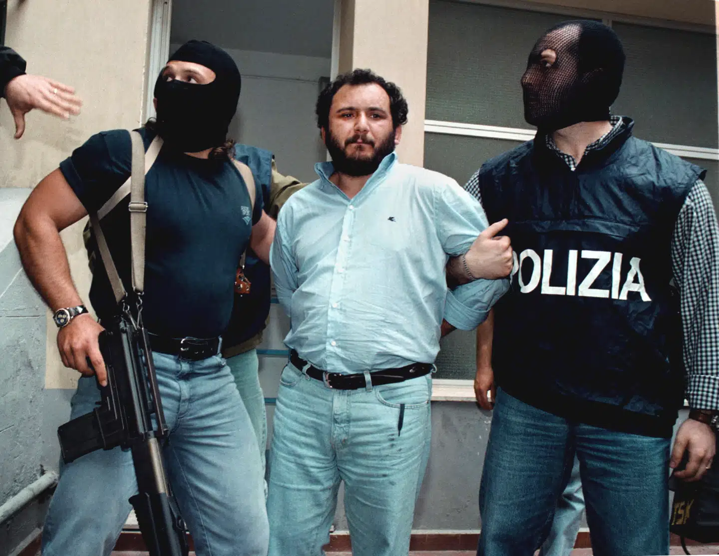 Giovanni Brusca i Palermo i 1996, da han skulle flyttes til et fængsel med maksimal sikkerhed. Brusca trykkede 23. maj 1992 på fjernbetjeningen til den bombe, der tog livet af dommeren Giovanni Falcone, hans kone og tre livvagter. Nu løslades han. Foto: Tony Gentile, Scanpix