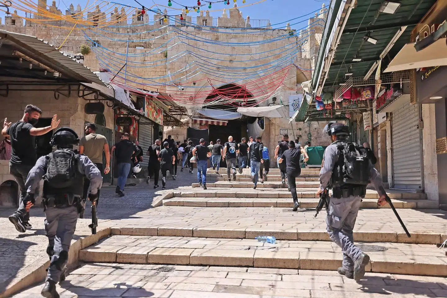 »Israelerne må erkende, at deres eget liv bliver bedre af at tilstå naboerne værdighed og lige rettigheder. Og palæstinenserne skal indse, at Israel er og bliver et land i Mellemøsten, som ikke flytter sig eller ophører med at være jødisk,« skriver Martin Krasnik i denne leder. Foto: Emmanuel Dunand, AFP / Scanpix