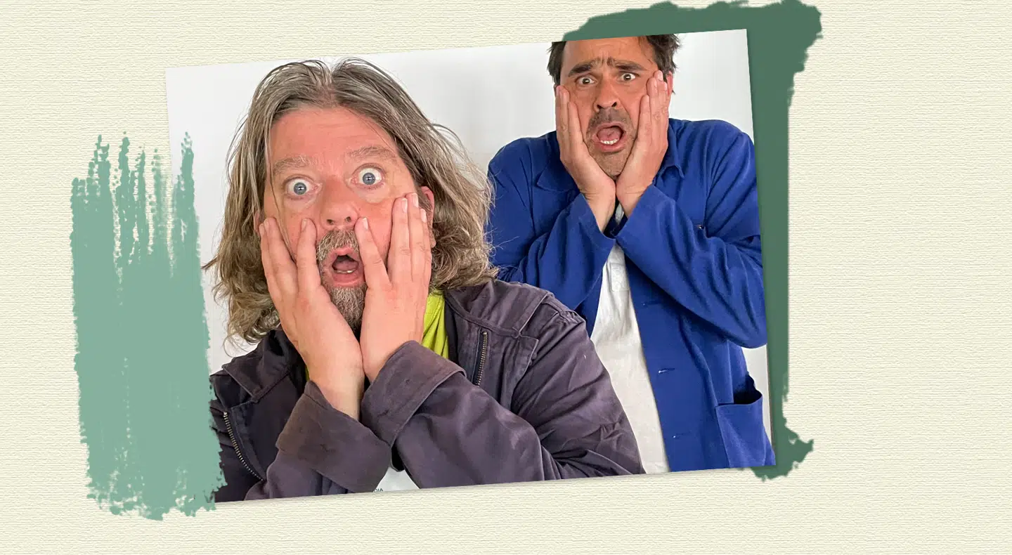 Anders Lund Madsens barndom var præget af både frygt og ensomhed. »Jeg var ekstremt styret af at undgå farer, som jeg selv havde opfundet. Det gjorde, at jeg var meget isoleret.« På vej hjem fra skole skrøb Anders i skjul i en busk, og i S-toget gemte han sig altid i den bageste vogn, for han var sikker på, at han ville få tæsk af »de andre.« Og når han endelig var hjemme i sikkerhed, satte han sig i Wegner-stolen og bladrede i sine forældres fagblade eller så ud på den farlige verden gennem ruden. Foto: Ninette Birck