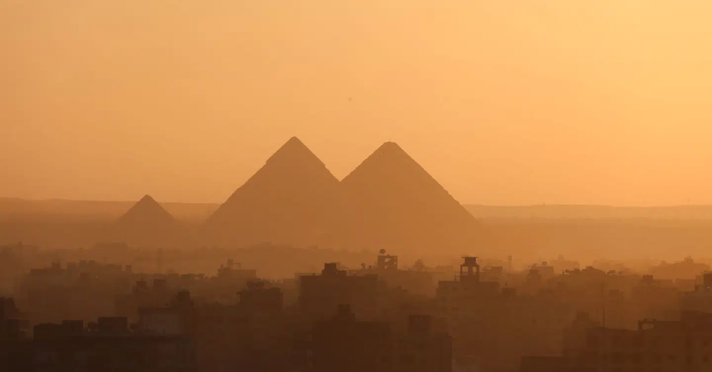 Imperiernes historie begynder i det gamle Ægypten. Pyramiderne i Giza står tilbage som et tydeligt tegn på det ægyptiske imperiums storhedstid. Foto: Ludovic Marin, AFP/Ritzau Scanpix