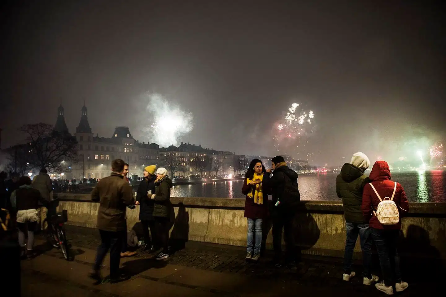 Fyverværkeri på Dronning Louises Bro d. 31. december 2020. Foto: Tim Kildeborg Jensen, Ritzau Scanpix