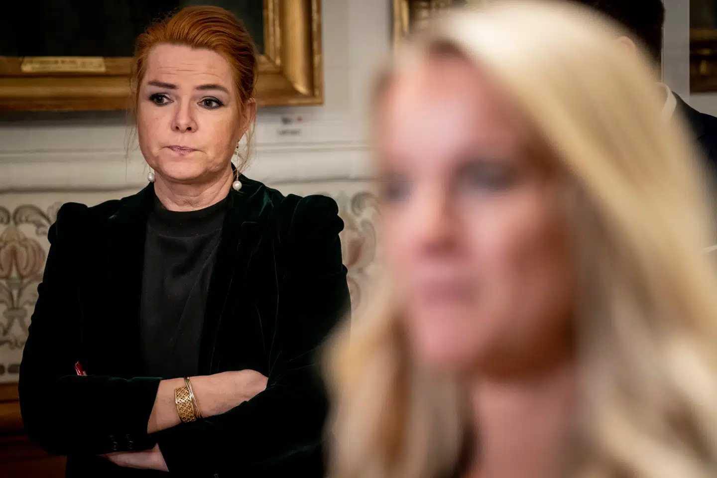 Inger Støjberg vil gøre, det hun selv kalder barnebrudesagen, til et moralsk anliggende, mens flere og flere kræver en rigsretsag efter instrukskommisionens redegørelser blev offentliggjort. Hvordan vil retsfilosofien forholde sig til dette skæl mellem ret og moral? Foto: Mads Claus Rasmussen/Ritzau Scanpix