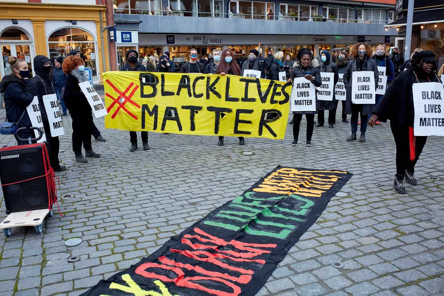 Der var næppe tale om racisme, da to brødre myrdede en 28-årig mand i juni på Bornholm. Det stod klart, allerede inden ugens retssag gik i gang. Alligevel opgav Black Lives Matter ikke kampen om fortællingen. Foto: Pelle Rink / Ritzau Scanpix