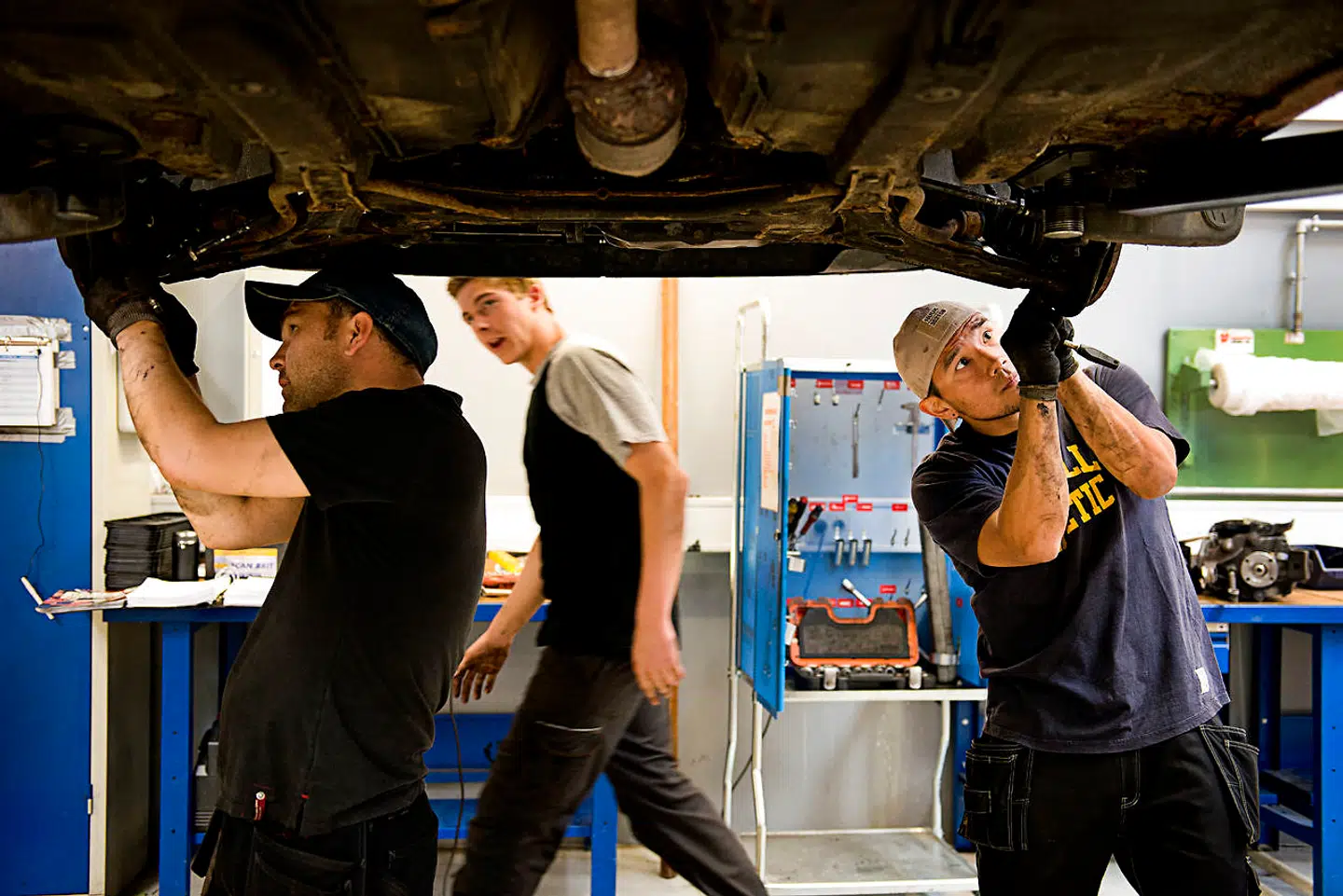 Ufaglærte ledige, der som voksne får et uddannelsesløft, har generelt en højere beskæftigelse end dem, der ikke kommer videre. Arkivfoto fra automekanikeruddannelsen: Søren Bidstrup