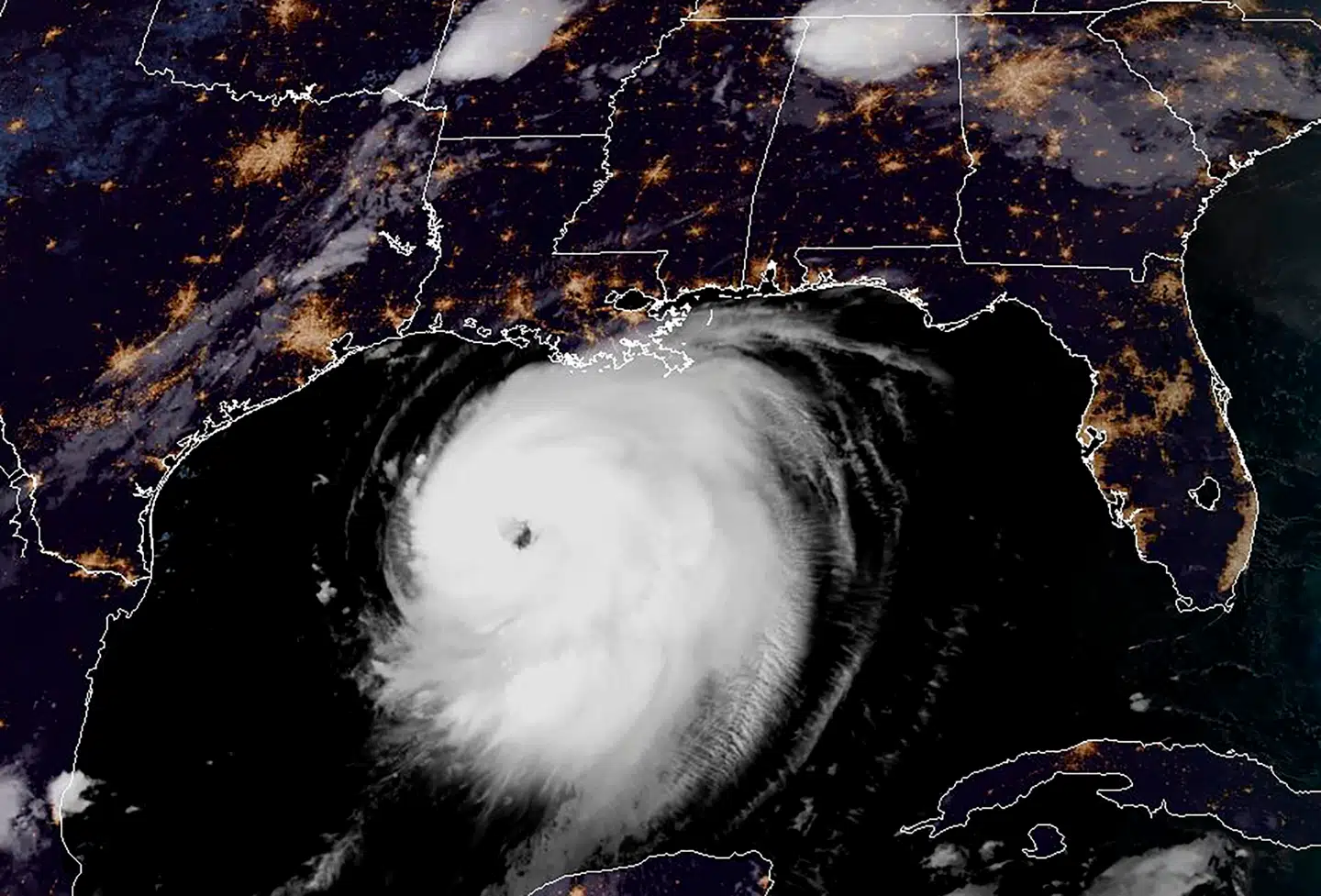 Orkanen Laura på vej over Den Mexicanske Golf med kurs mod Louisiana og Texas. USA kan se frem til et efterår med flere og voldsommere storme end sædvanligt. Foto: NOAA, Scanpix