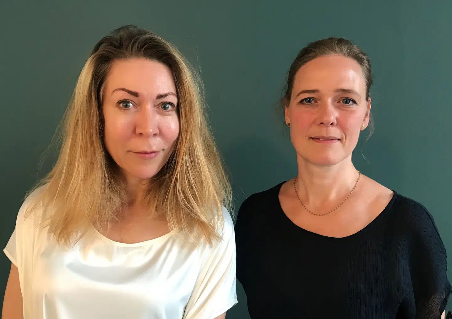 Lone Frank og litteraturforsker Annette Lassen.