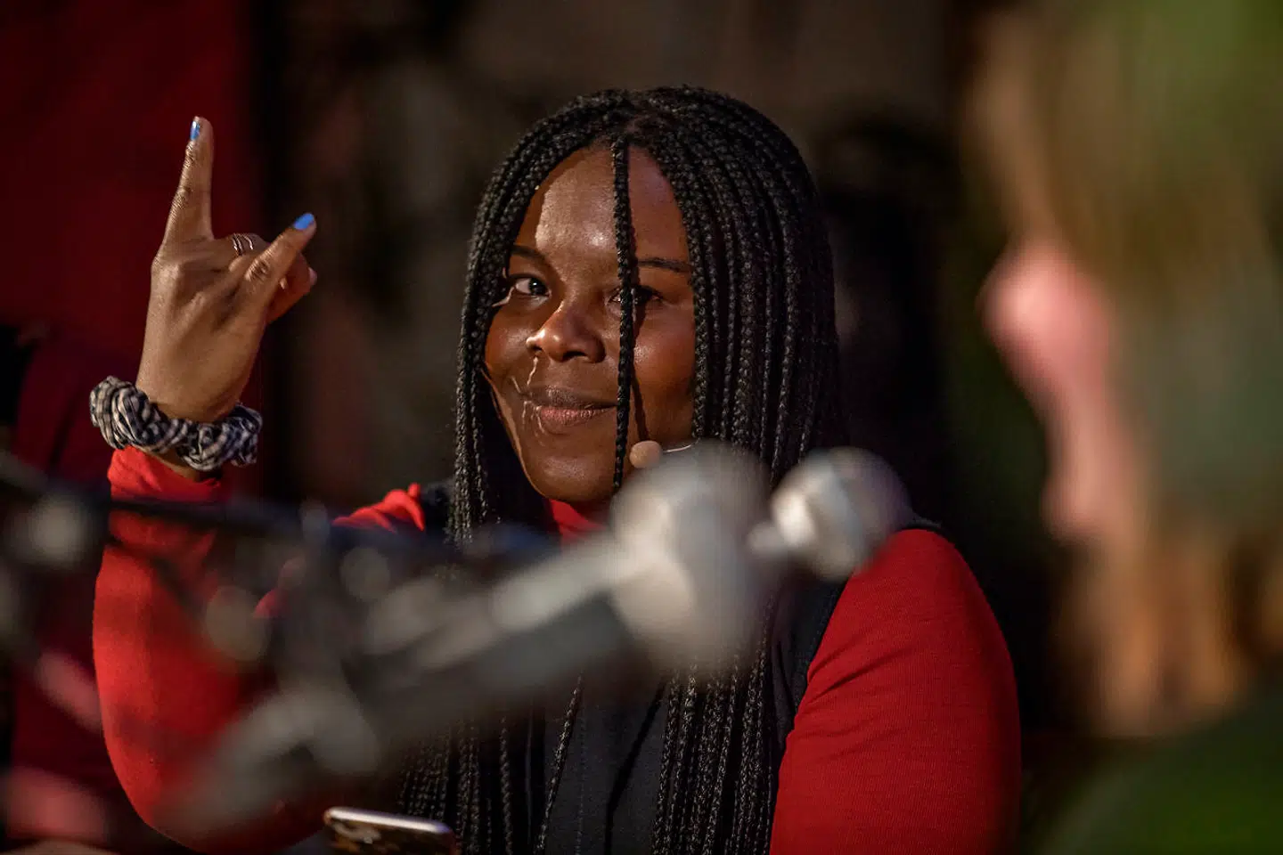 Lucia Odoom protesterer imod at være Politikens eneste sorte journalist og efterlyser særlige talentordninger for journalister og kritikere med anden etnisk baggrund end dansk. Foto: Jacob Erbahn