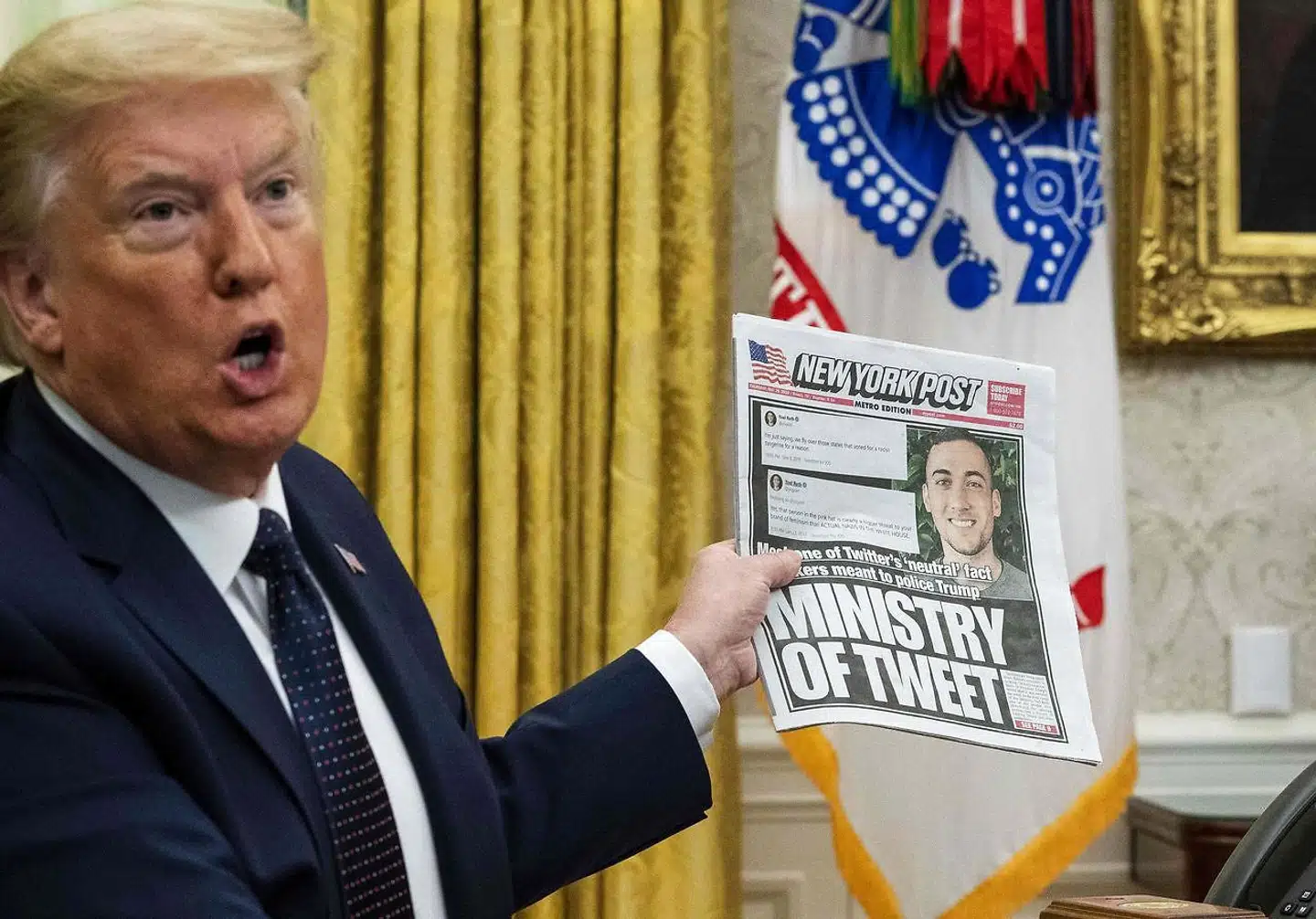 Donald Trump har underkrevet et dekret, som lægger op til skrappere regulering af sociale medier, efter at Twitter har faktatjekket et af præsidentens tweets og lagt en advarsel om opfordring til vold over et andet. Foto: Doug Mills / AFP