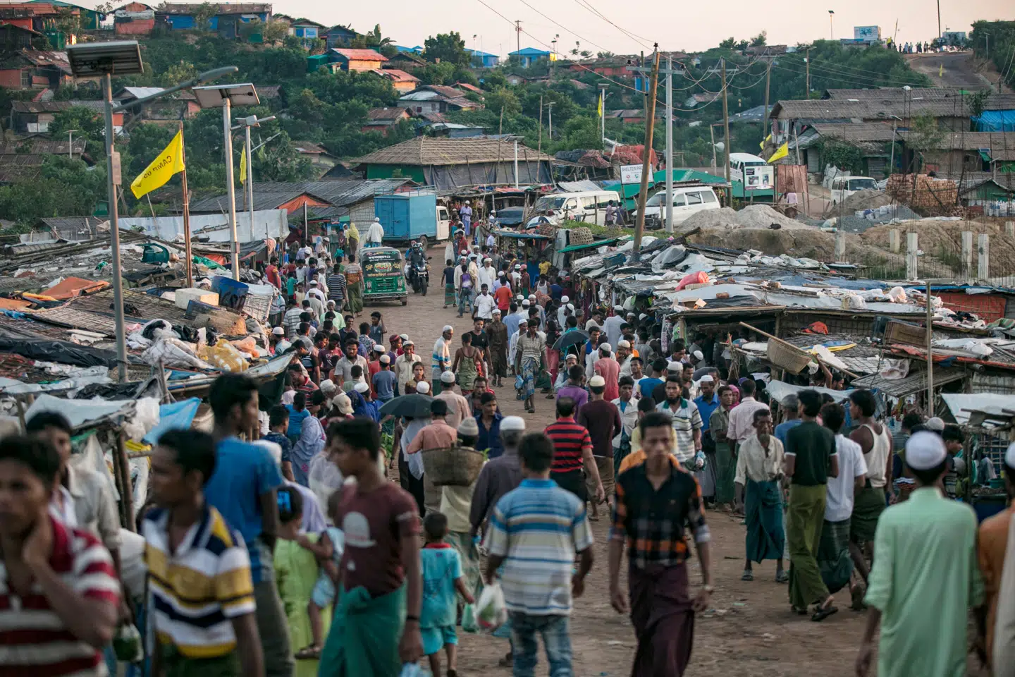 Kun få forventer, at flygtningene i Cox’s Bazar kan undgå at blive ramt før eller siden, fortæller den danske nødhjælpsarbejder Nanna Kraghede Yding Andersen, der for FNs børneorganisation UNICEF er udsendt til området, et af de fattigste hjørner af Bangladesh. Foto: Allison Joyce, Getty Images.