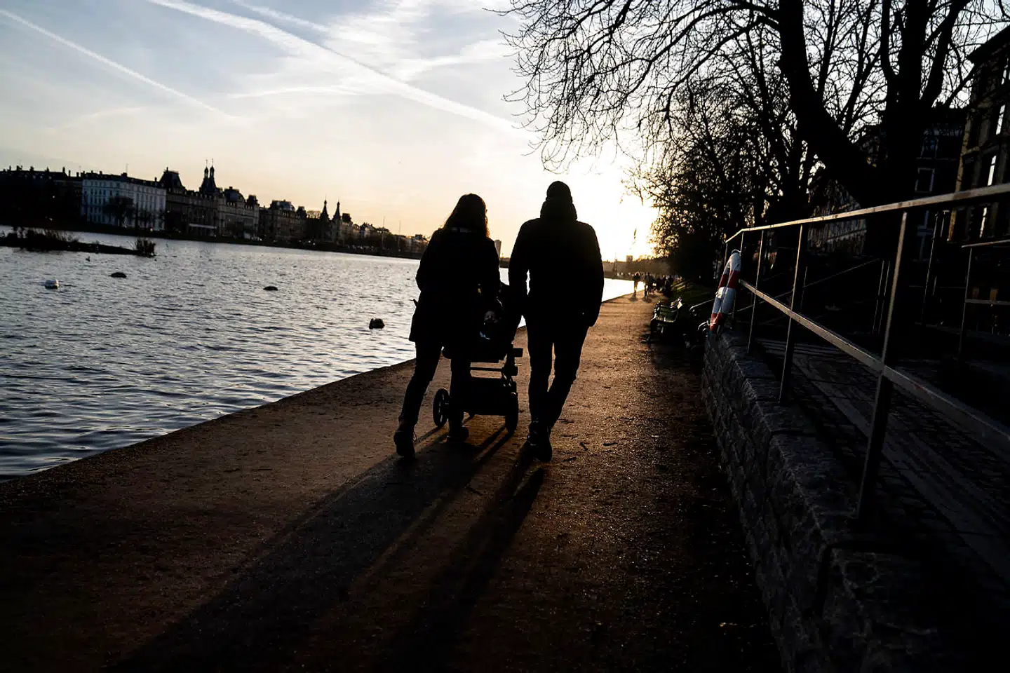 Den traditionelle barselsrute med barnevognen rundt om Søerne i Købehavn. Modelfoto: Ida Guldbæk Arentsen