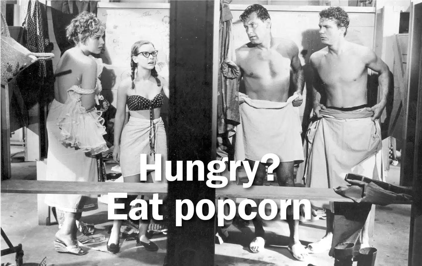 Markedsforsker James Vicary hævdede i 1957, at han ved at vise budskaber som »Spis popcorn« og »Drik Coca-Cola« i et splitsekund i biograffilmen Picnic kunne øge salget af de to varer markant. Teknikken blev kendt som subliminal perception. Men det var fup, indrømmede Vicary i 1962, og ingen har kunnet genskabe resultaterne. Foto: The Granger Collection/Ritzau Scanpix