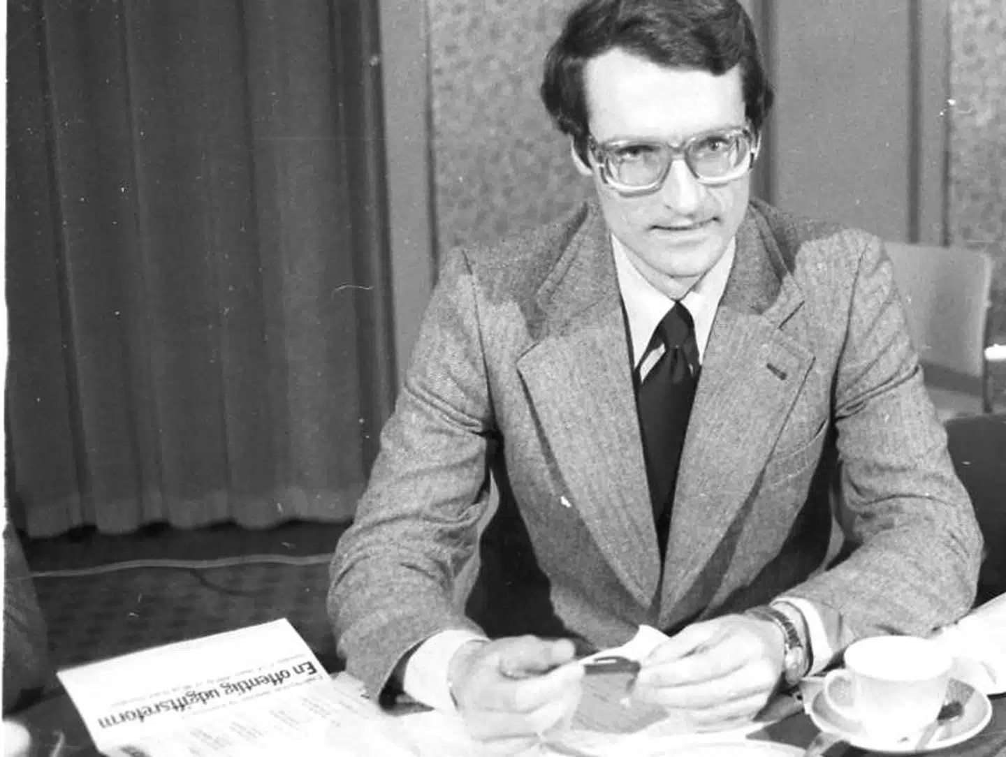 Bertel Haarders bog Danskerne år 2002 – en begrundet vision indeholdt overraskende mange pletskud om fremtiden. Arkivfoto: Kurt Nielsen