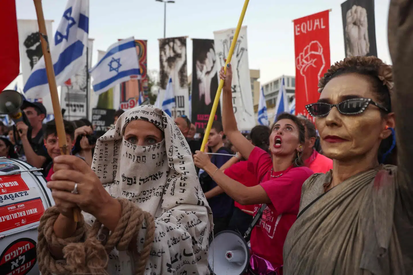 Hver eneste uge, siden Israels regering i januar lancerede sine reformforslag, har titusindvis af israelere været på gaden. Så sent som mandag mødte demonstranter op foran Højesteret i Jerusalem.