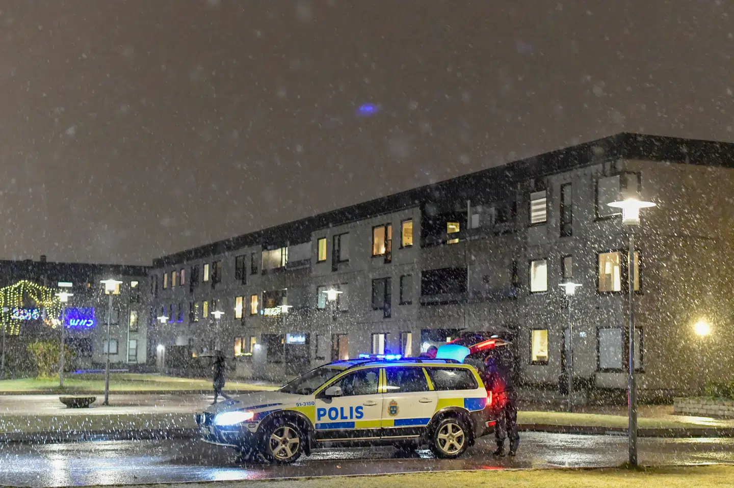 De svenske politikere taler om strukturel racisme, alt imens folk i de udsatte boligområder kæmper med mere jordnære problemer. Foto: Björn Larsson Rosvall/Ritzau Scanpix