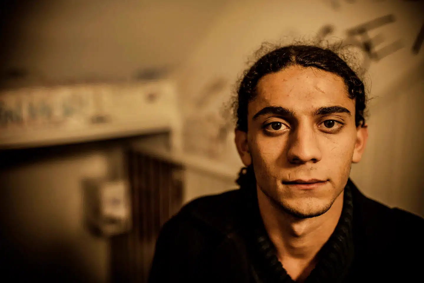 »... og du skal skrive i din artikel, at jeg elsker min mor og min bror og elsker min familie. Det er vigtigt at få med, at jeg elsker min familie,« siger Yahya Hassan. Arkivfoto: Søren Bidstrup