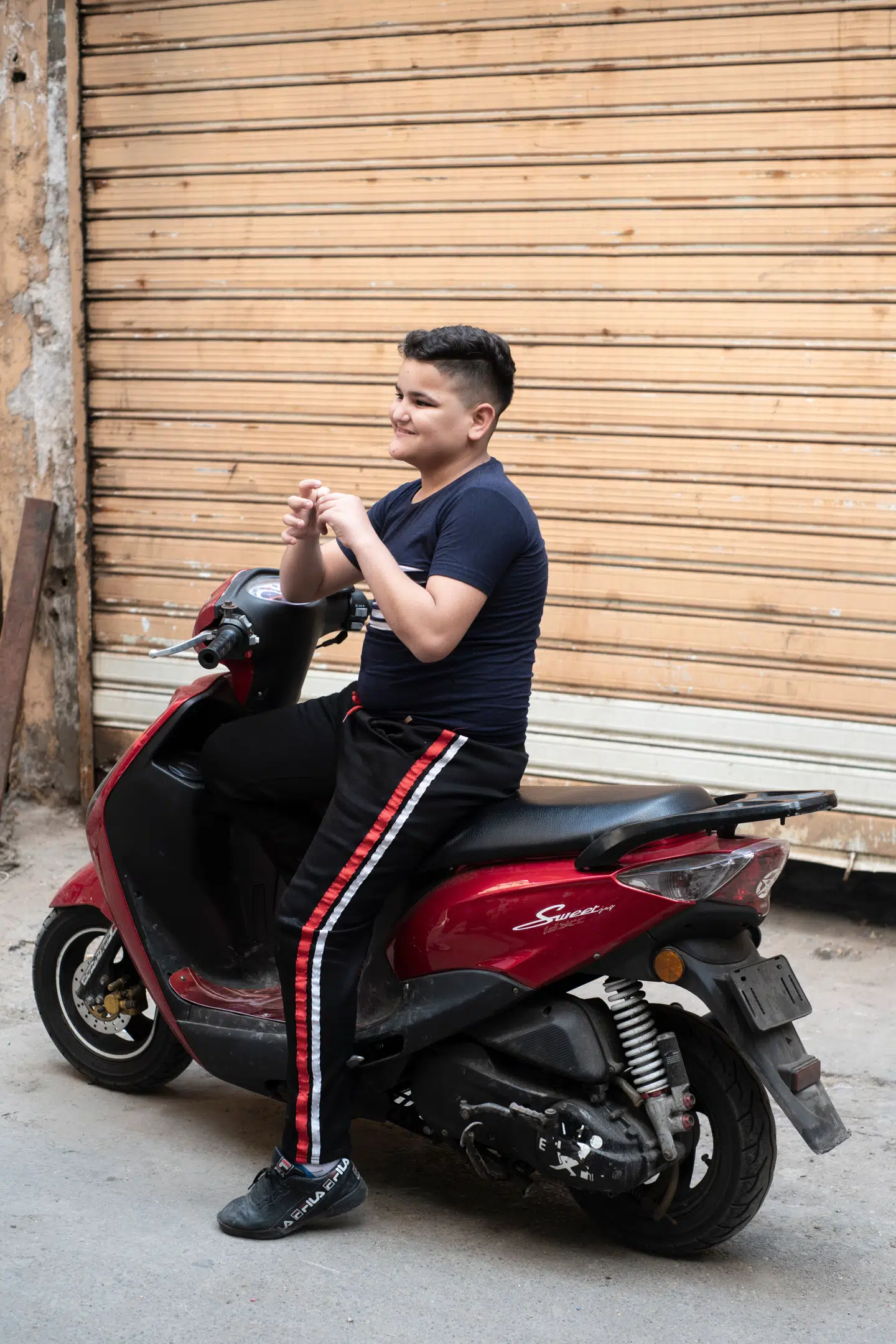 Faktisk har fulgt Ayman på en helt almindelig mandag i flygtningelejren Burj Barajneh. Det er blevet til denne dagbog. Foto: Victoria Mørck Madsen