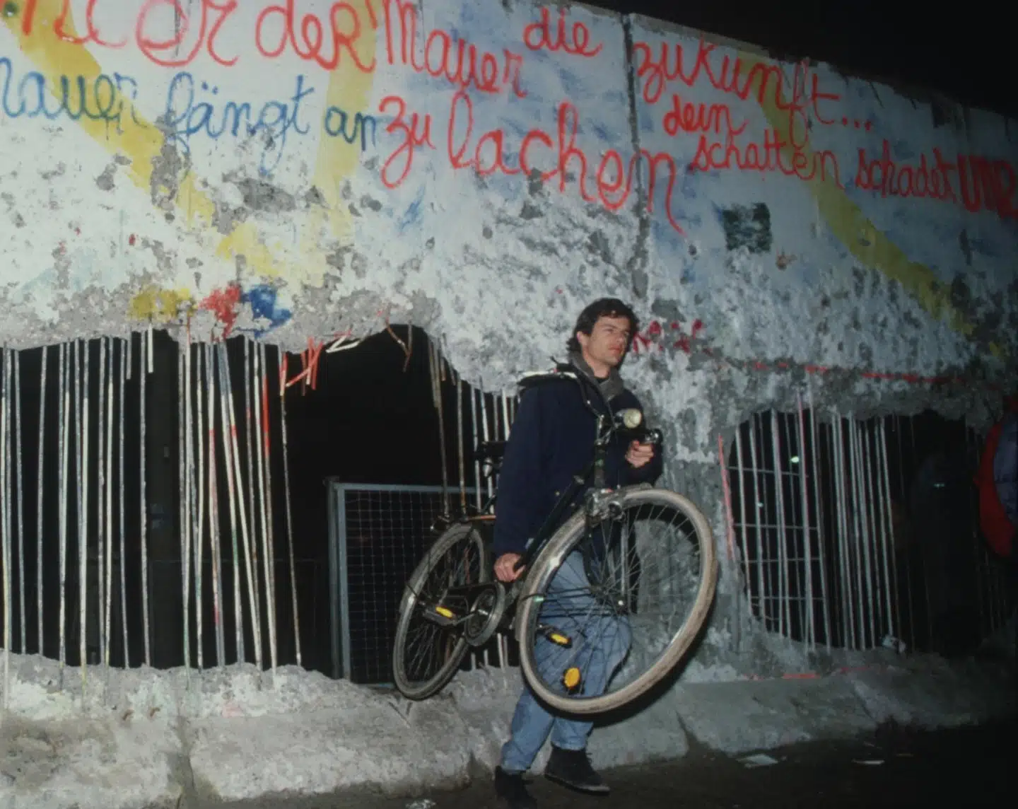 Da 1989 gik på hæld, var kortfabrikanterne kommet på overarbejde. Foto: Paul Langrock/Scanpix