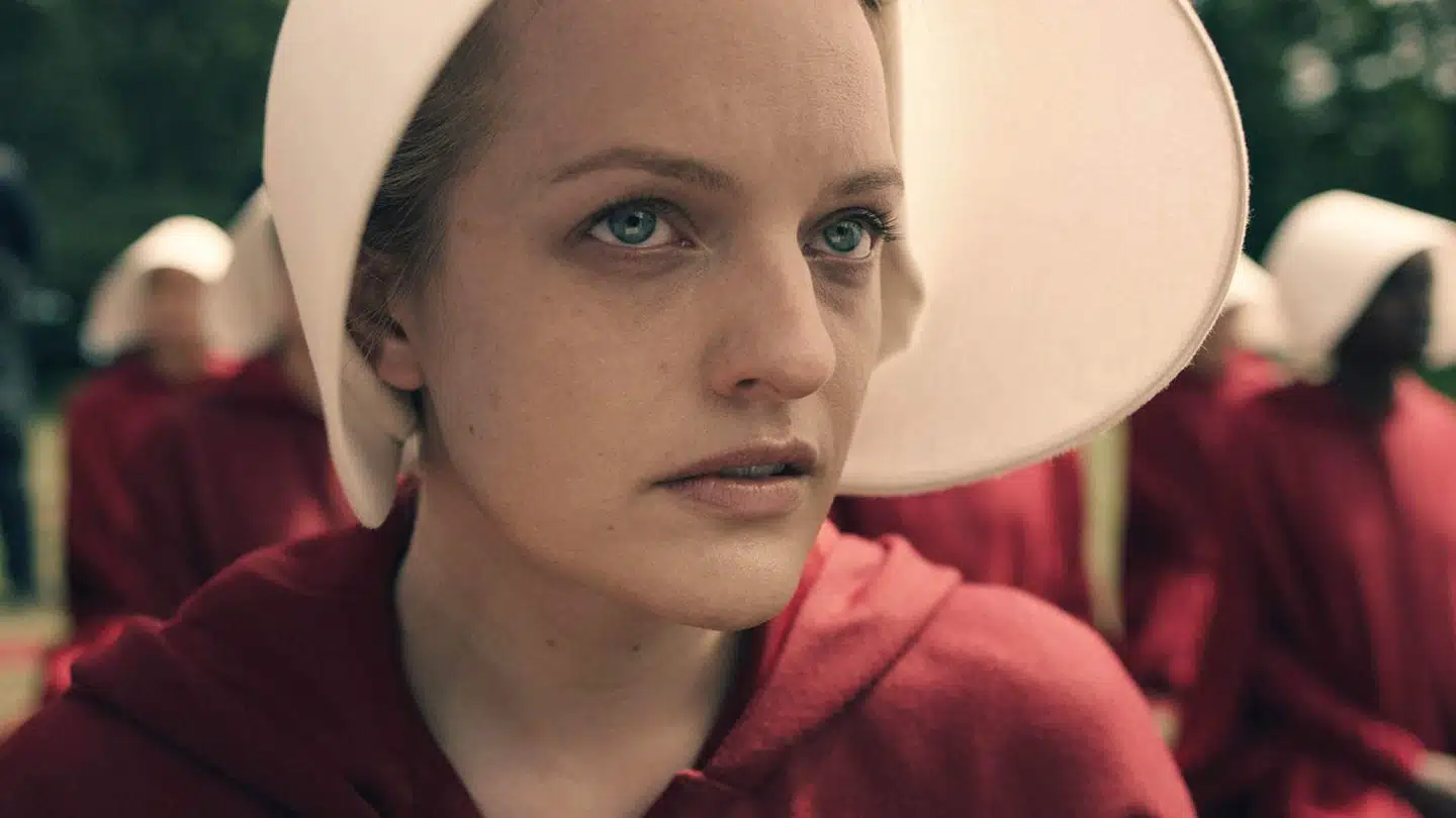 The Handmaid’s Tale startede en første sæson eksplosivt, men er derefter nærmest størknet i sin egen æstetik.