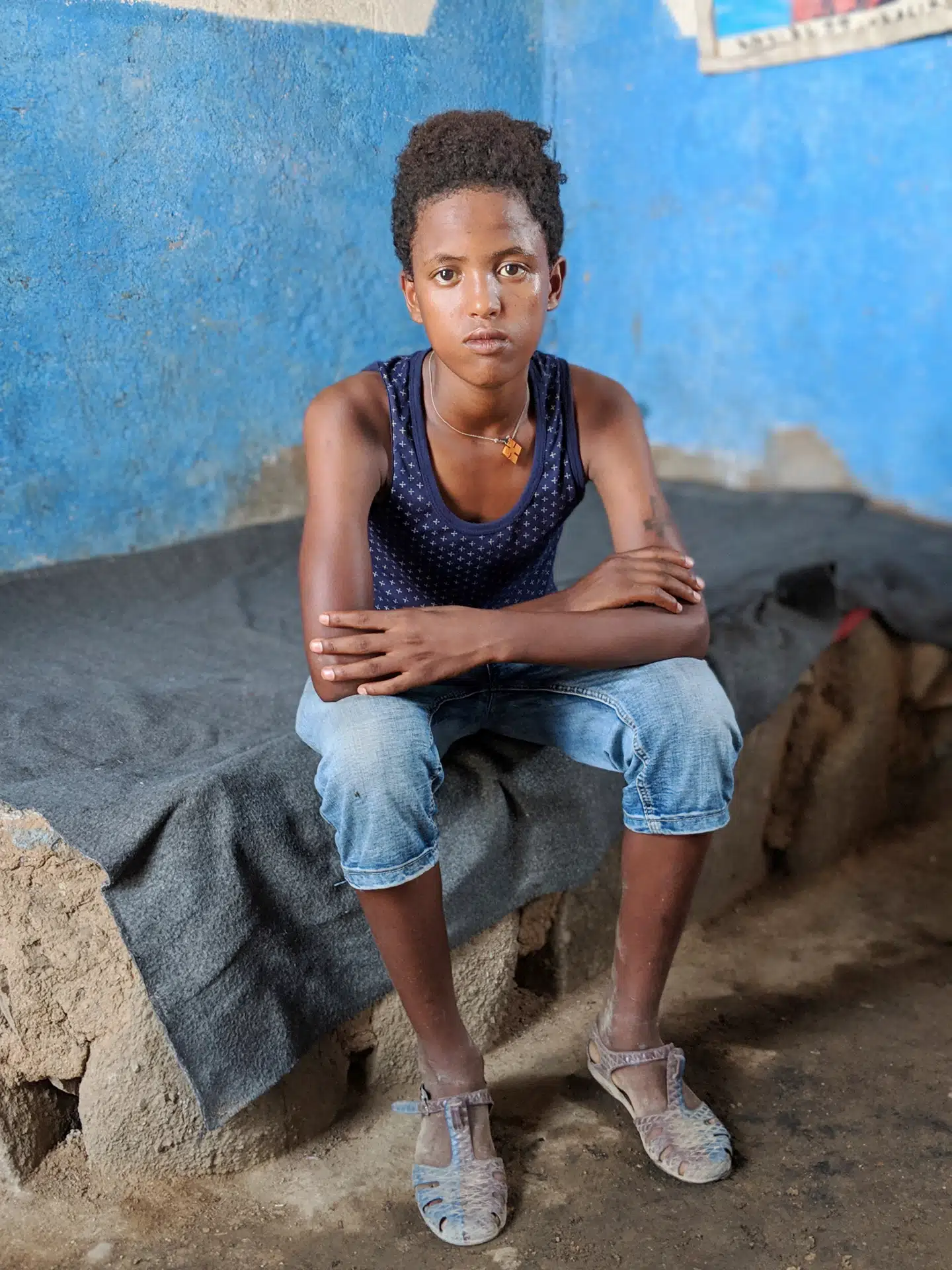 13-årige Bereket Fseha bor i en flygtningelejr for forældreløse børn i Etiopien. I lejren er der næsten 2000 børn, og Bereket deler hus med syv andre drenge.