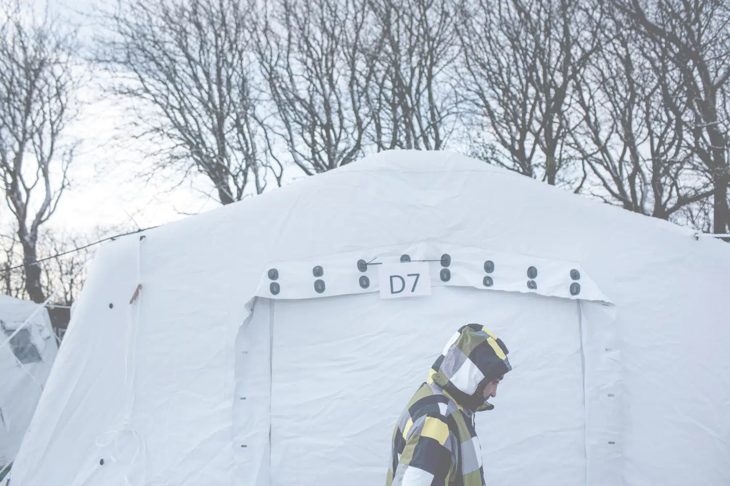 I en sneramt november rykkede flygtninge i 2015 ind i en teltlejr i Thisted. Foto: Mads Nissen/Rizau Scanpix