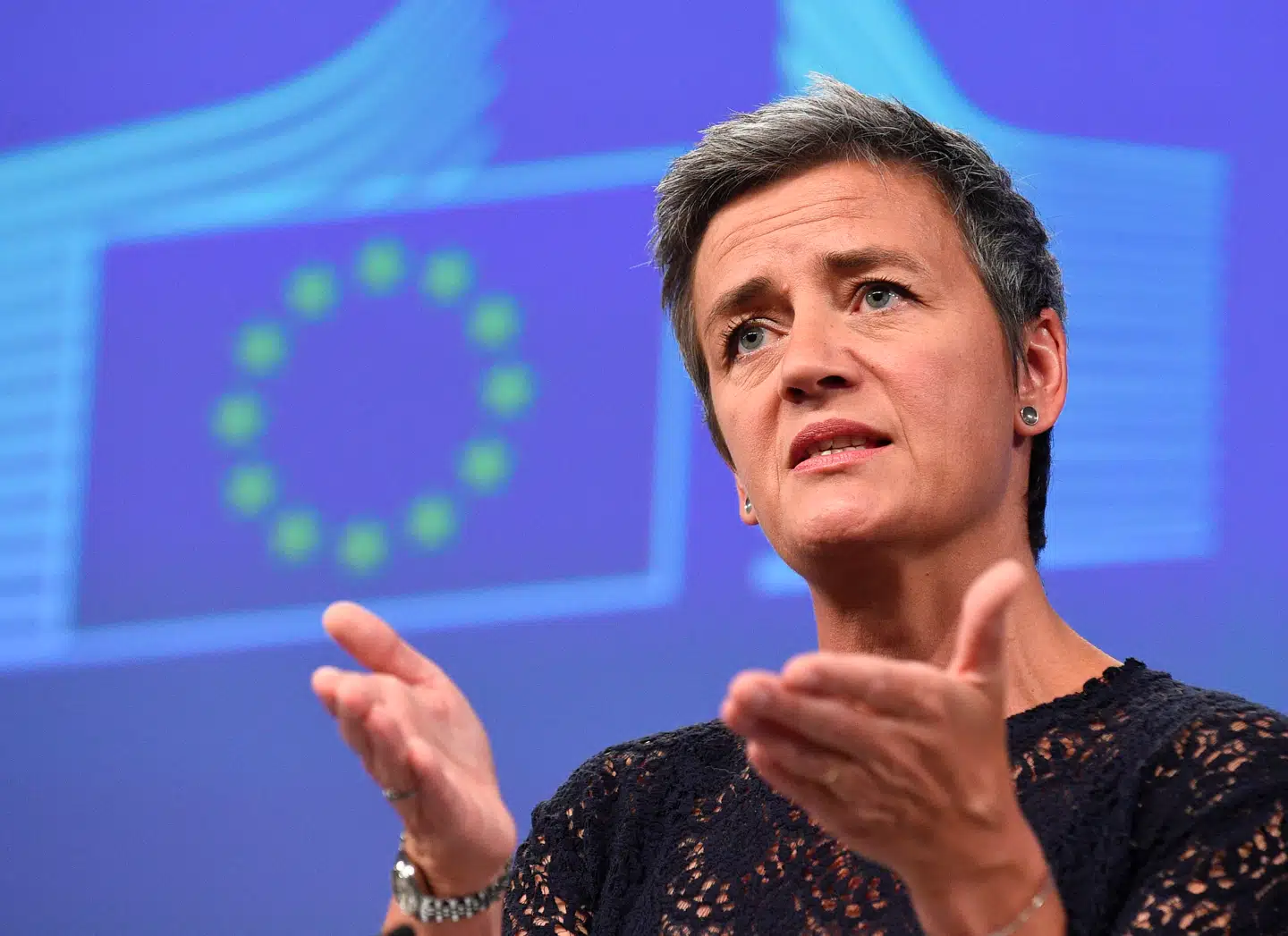 EUs konkurrencekommissær Margrethe Vestager stiller forud for valget til Europa-Parlamentet op til valgmøde med chefredaktør Martin Krasnik som vært. Arkivfoto: John Thys / Ritzau Scanpix