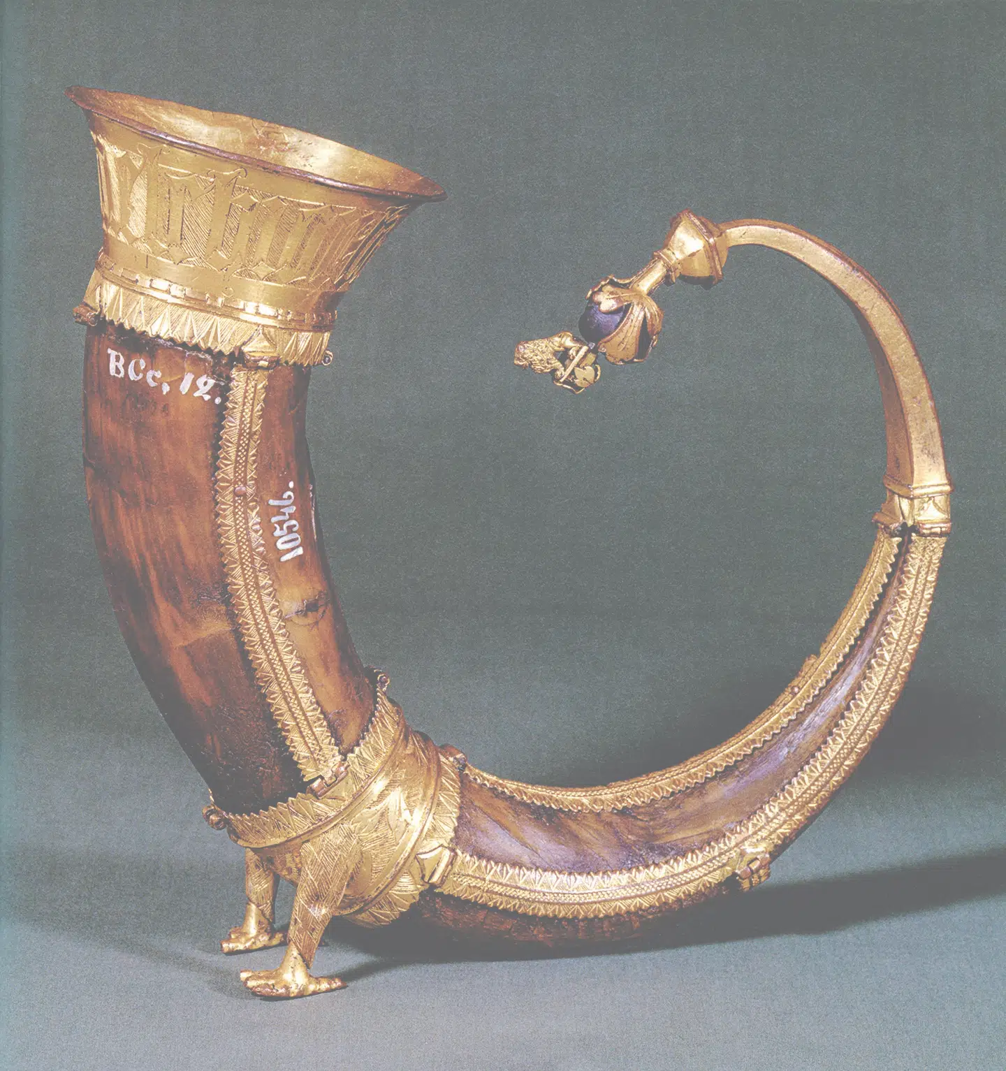 Et drikkehorn som dette – af forgyldt bronze fra 1400-tallet – var et tegn på magt og luksus i oldtid og middelalder.