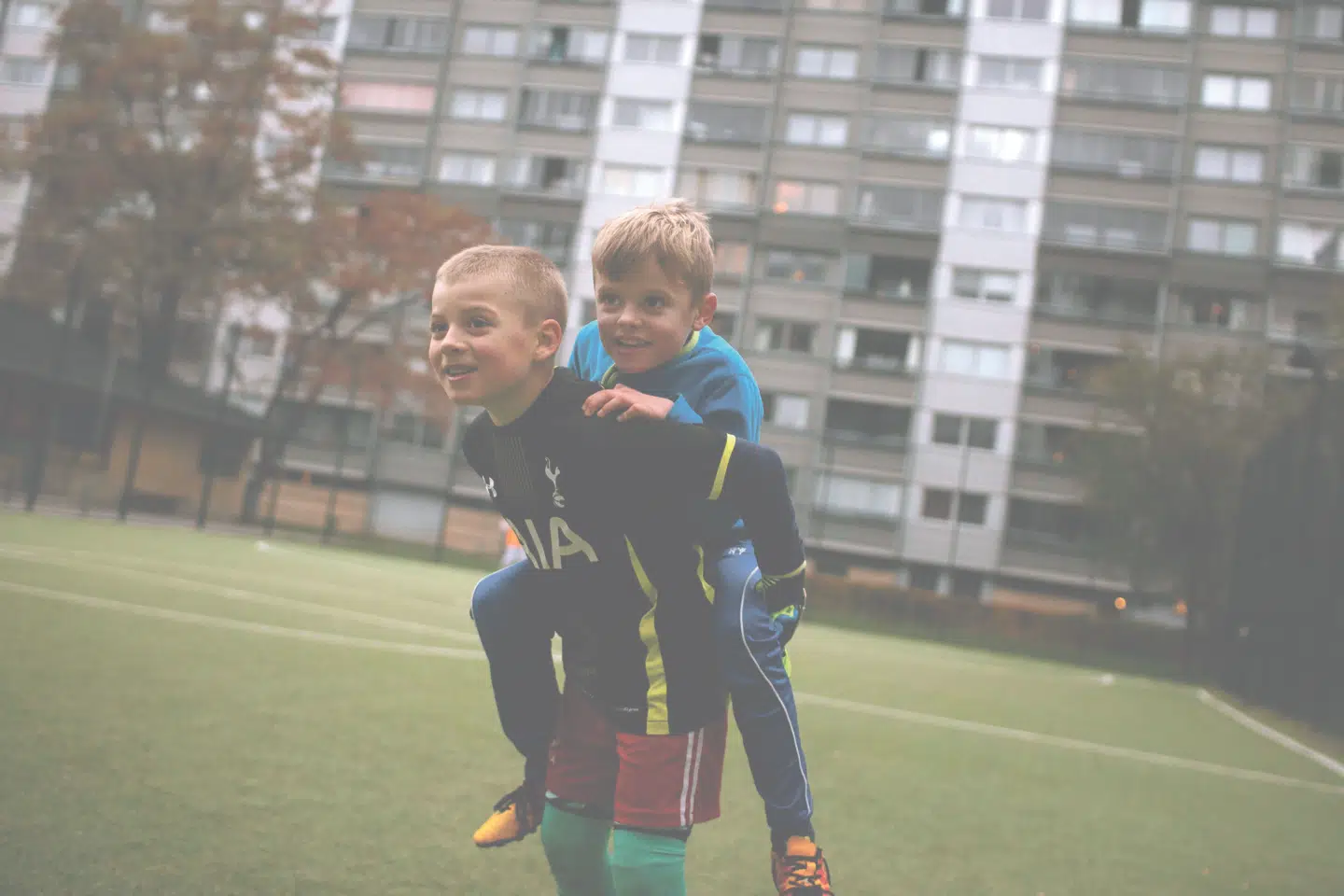Alexander og Columbus bor i Lundtoftegade, som igen kan træde ind i ghettoland. FOTO: SOFIA BUSK